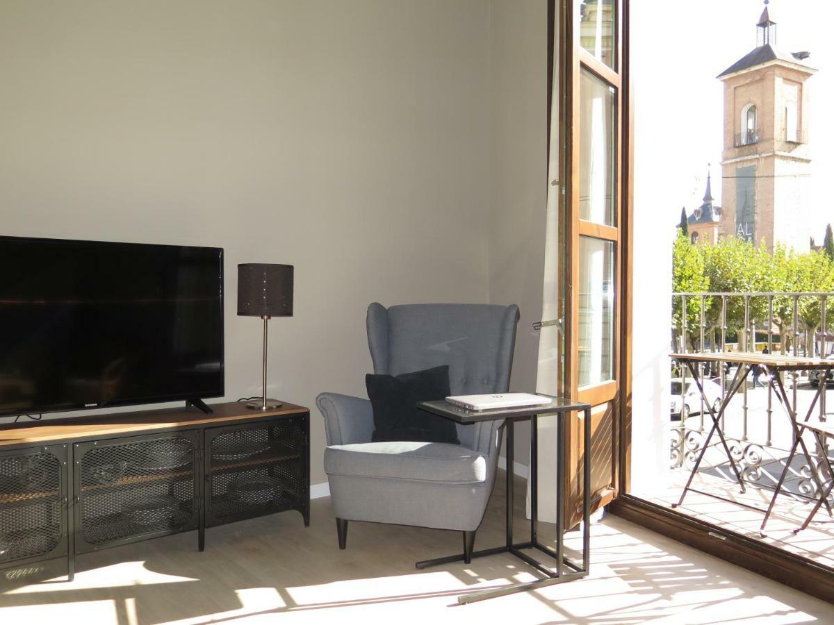La Casa Tahona Plaza De Cervantes อัลกาลาเดเอนาเรส ภายนอก รูปภาพ