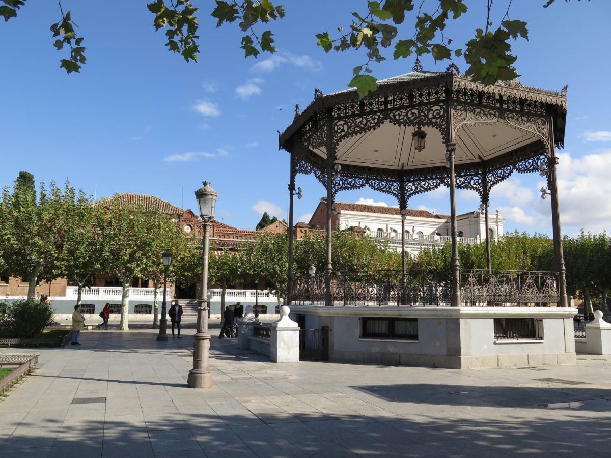 La Casa Tahona Plaza De Cervantes อัลกาลาเดเอนาเรส ภายนอก รูปภาพ